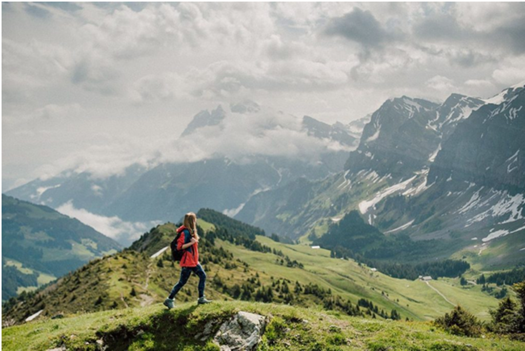 Steven Rindner Talks on the Bright Side of Afternoon Hikes